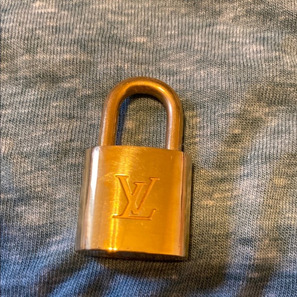Louis Vuitton Padlock and Keys #320 Brand New in Box - Picture 3 of 5